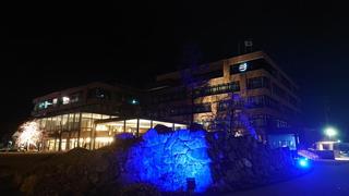 photo1