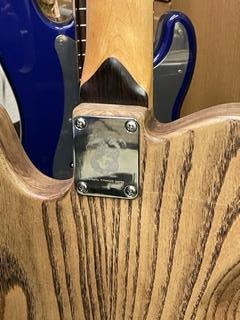 24_neckplate