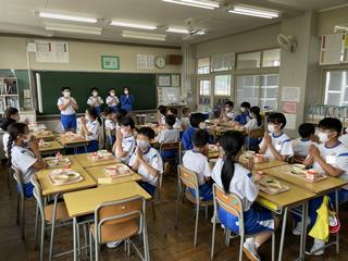 コウの御膳(教室)