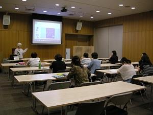 子どもの本を楽しむ会